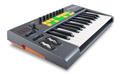 Novation launchkey 25